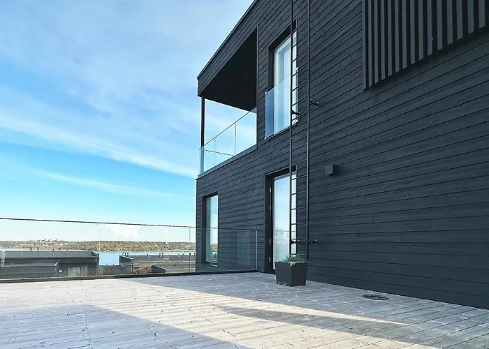 Luksustason Kolmen Makuuhuoneen Lomahuoneisto Meren Aeaerellae *