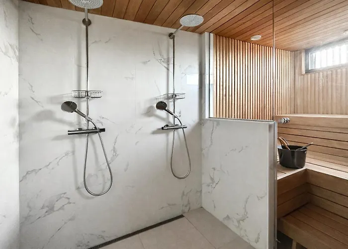 Luksustason Kolmen Makuuhuoneen Lomahuoneisto Meren Aeaerellae Turku